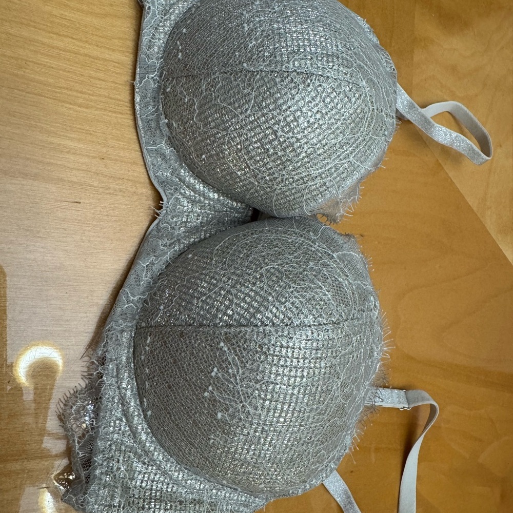 Victoria Secret Elegant Silver Lace Bra